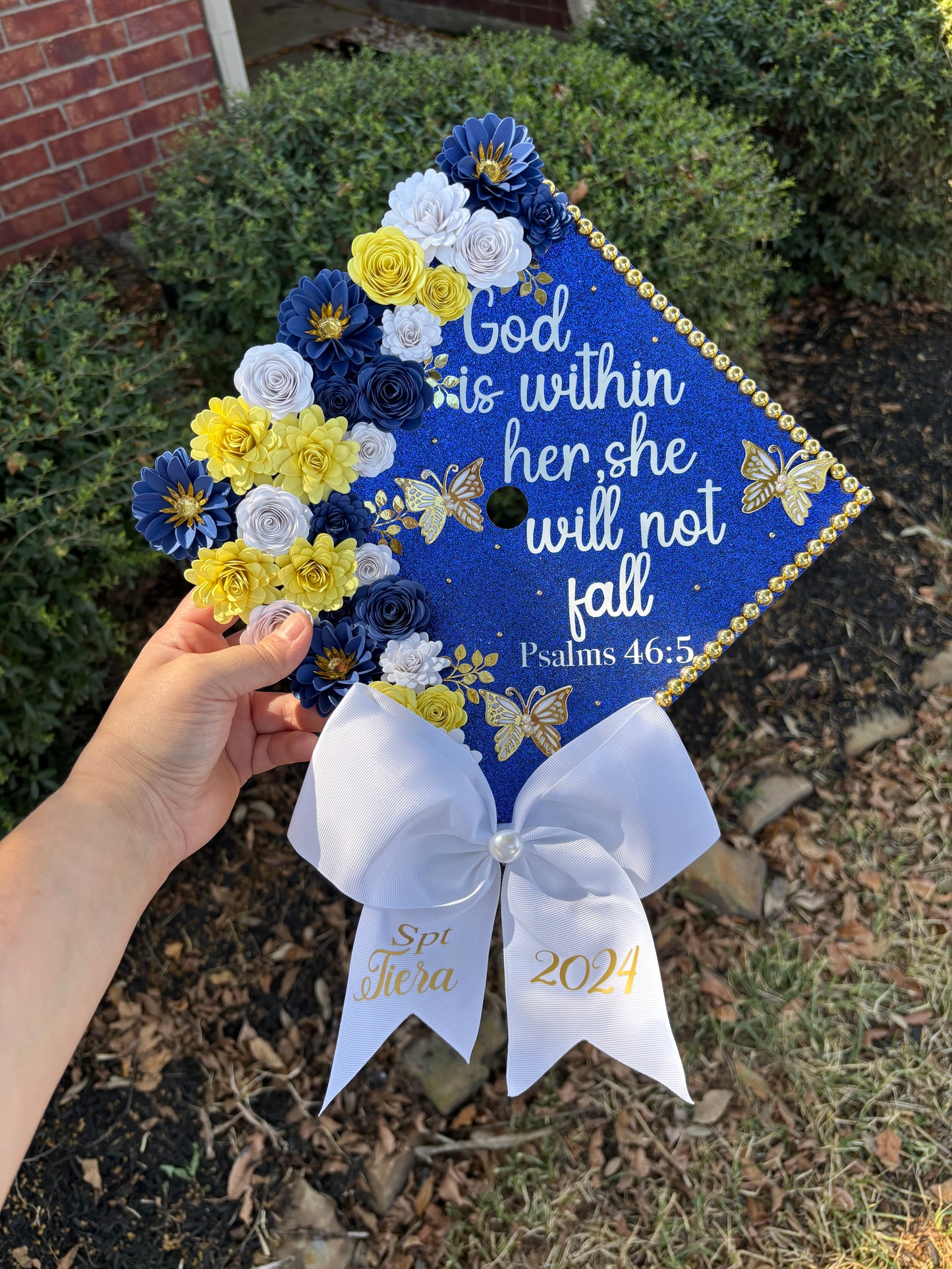 Grad Cap Topper/Half quote & Flowers