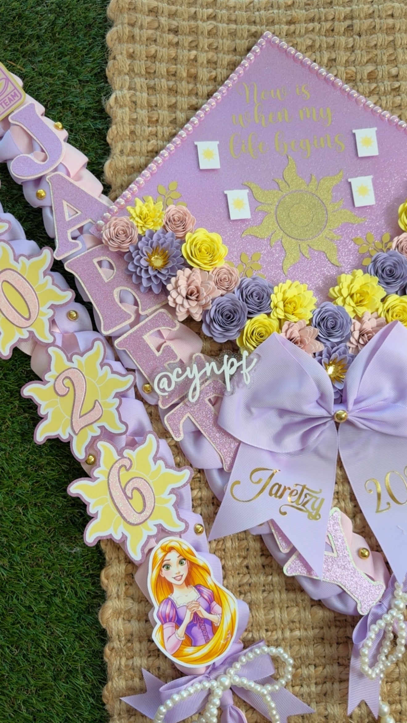 Grad cap topper & Grad Lei Bundle