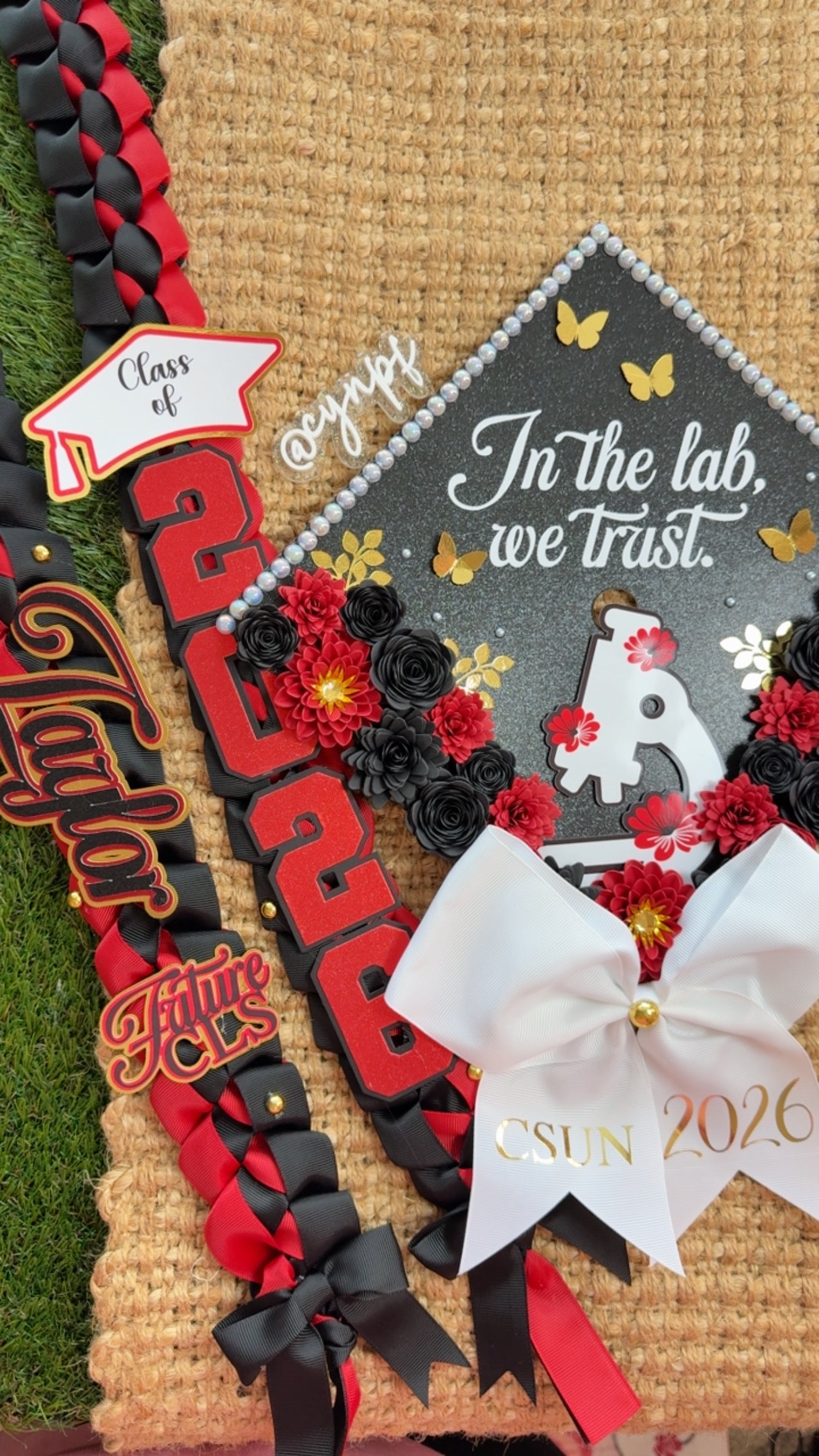 Grad cap topper & Grad Lei Bundle
